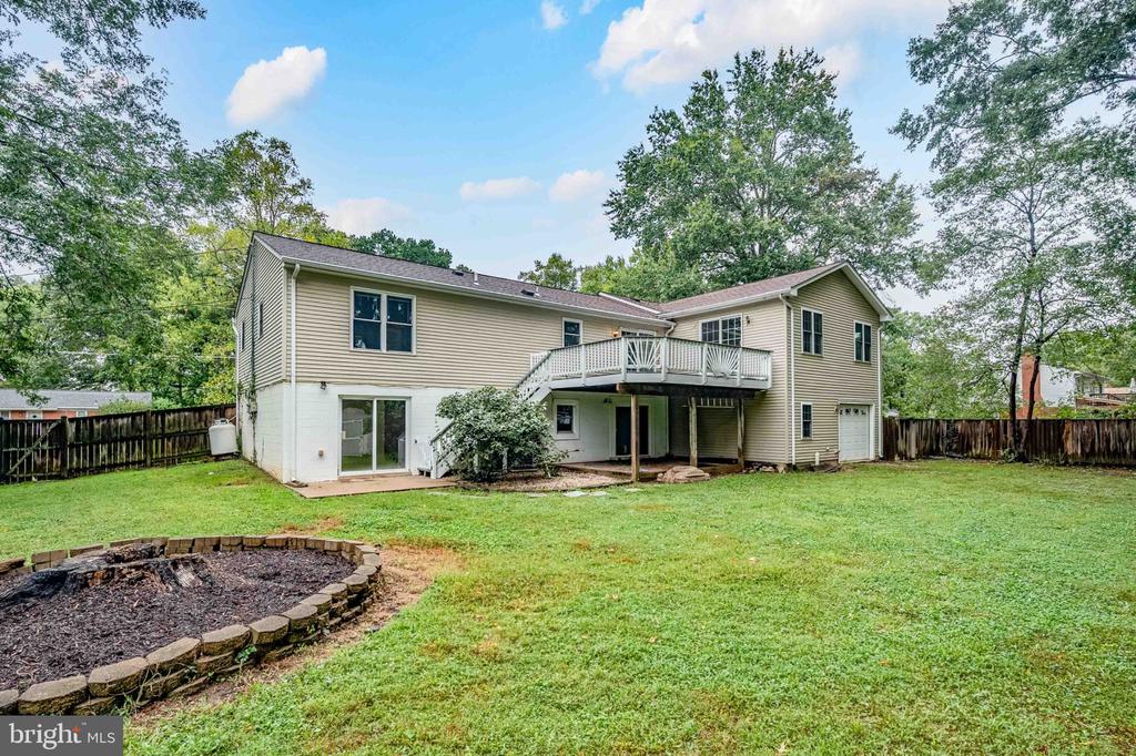 8725 LEA LANE