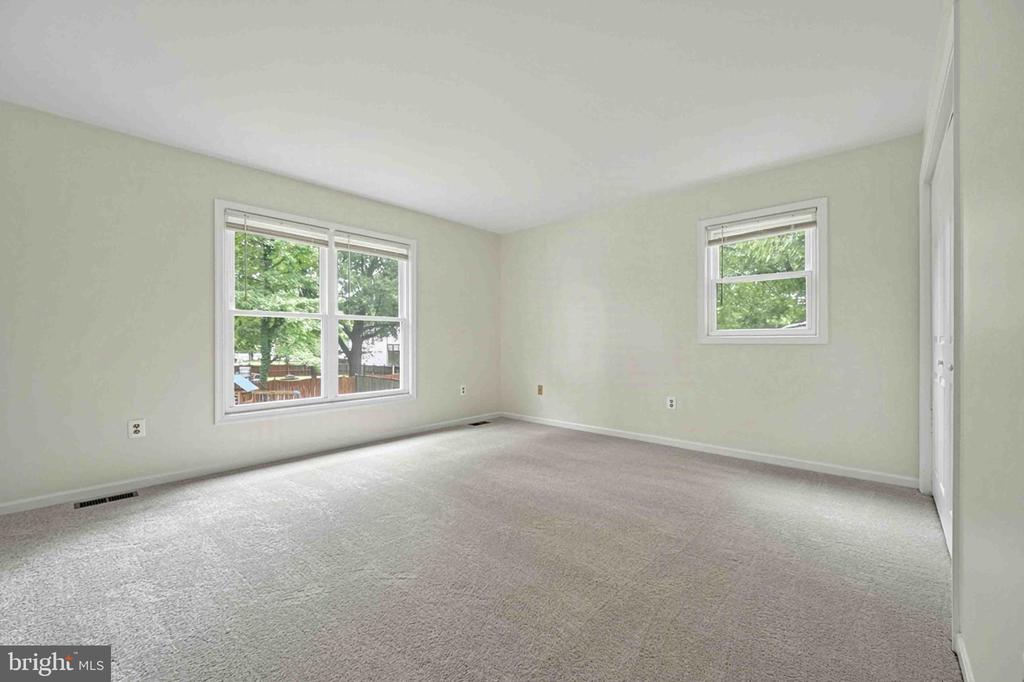 8725 LEA LANE