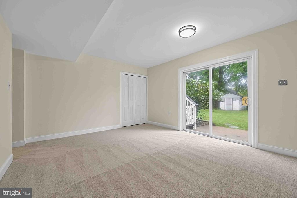 8725 LEA LANE