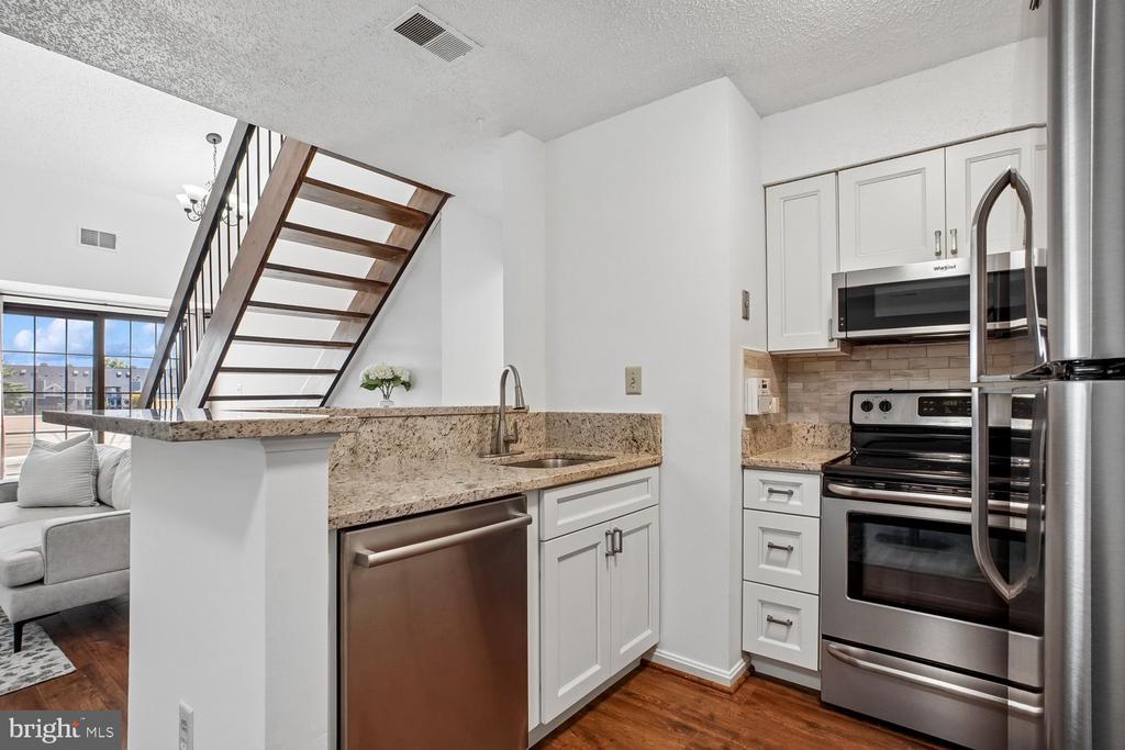 6931 MARY CAROLINE CIRCLE Unit: I