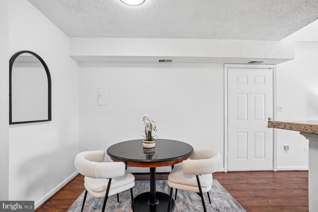 6931 MARY CAROLINE CIRCLE Unit: I