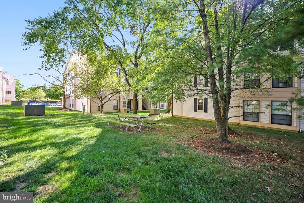 6931 MARY CAROLINE CIRCLE Unit: I