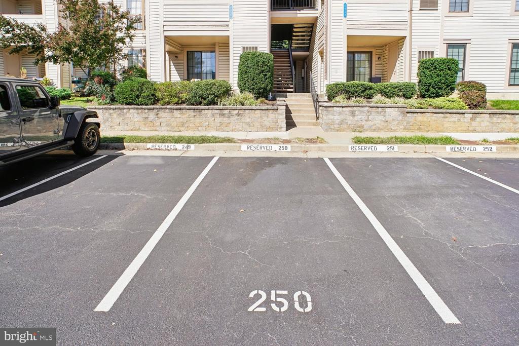 6931 MARY CAROLINE CIRCLE Unit: I