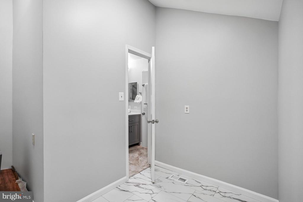6931 MARY CAROLINE CIRCLE Unit: I