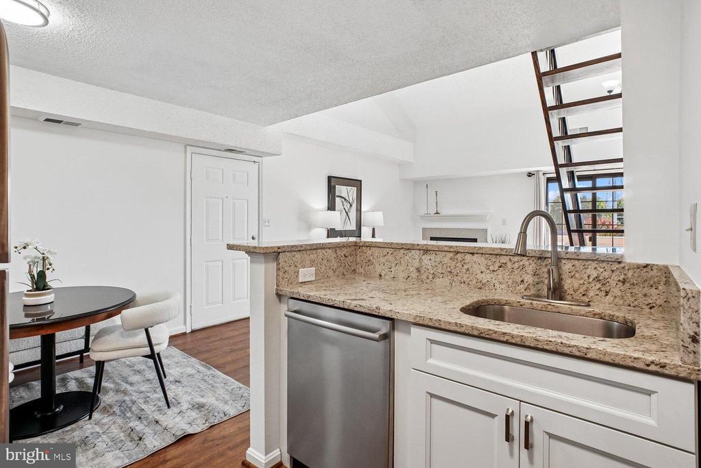 6931 MARY CAROLINE CIRCLE Unit: I