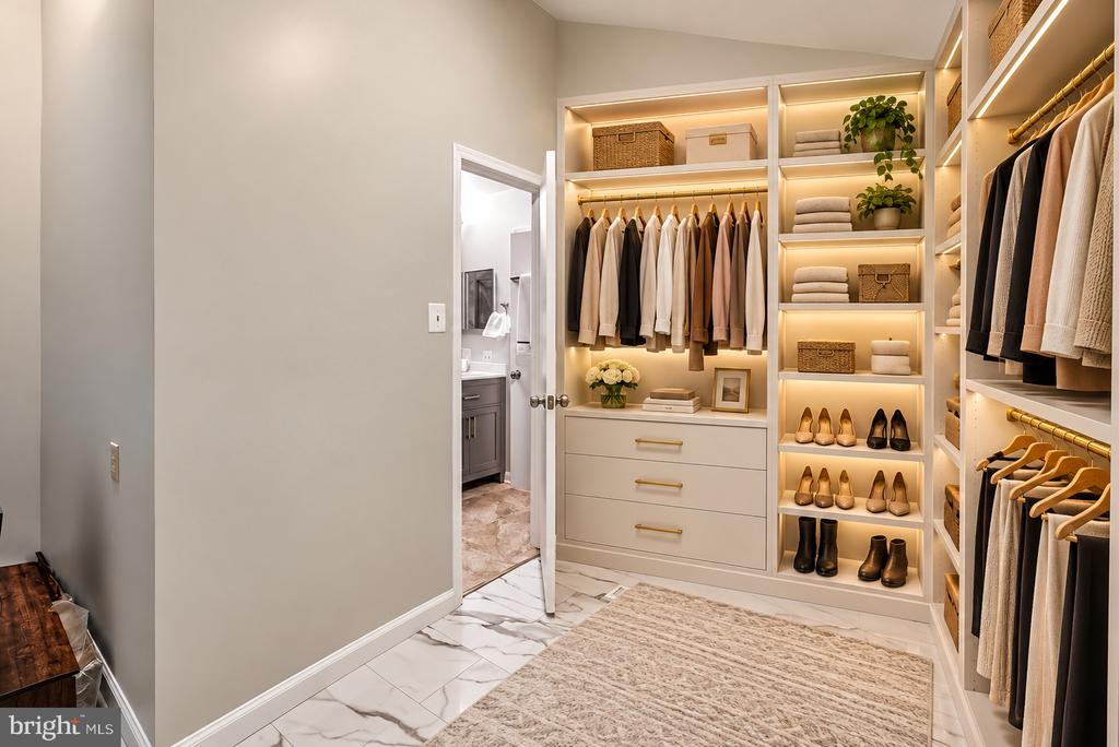 6931 MARY CAROLINE CIRCLE Unit: I