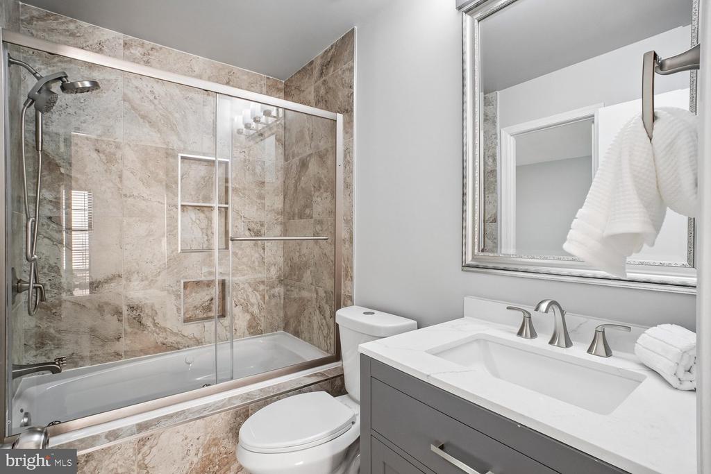 6931 MARY CAROLINE CIRCLE Unit: I
