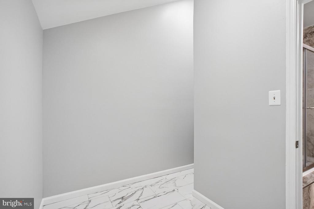 6931 MARY CAROLINE CIRCLE Unit: I