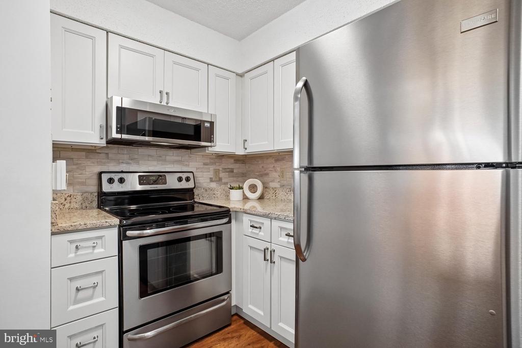 6931 MARY CAROLINE CIRCLE Unit: I