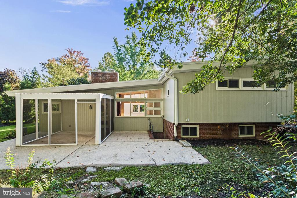 9408 FOREST HAVEN DRIVE