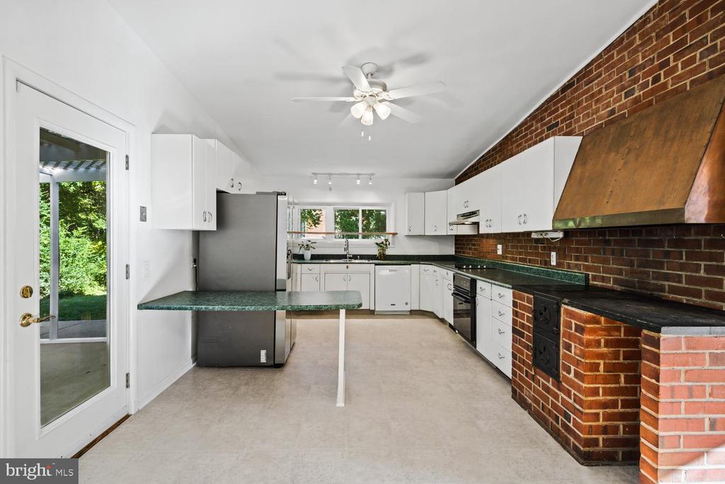 9408 FOREST HAVEN DRIVE