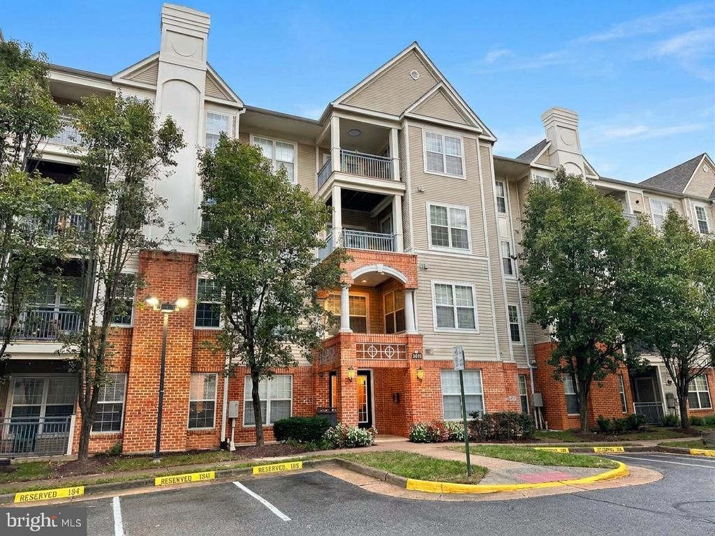 3015 NICOSH CIRCLE Unit: 2108