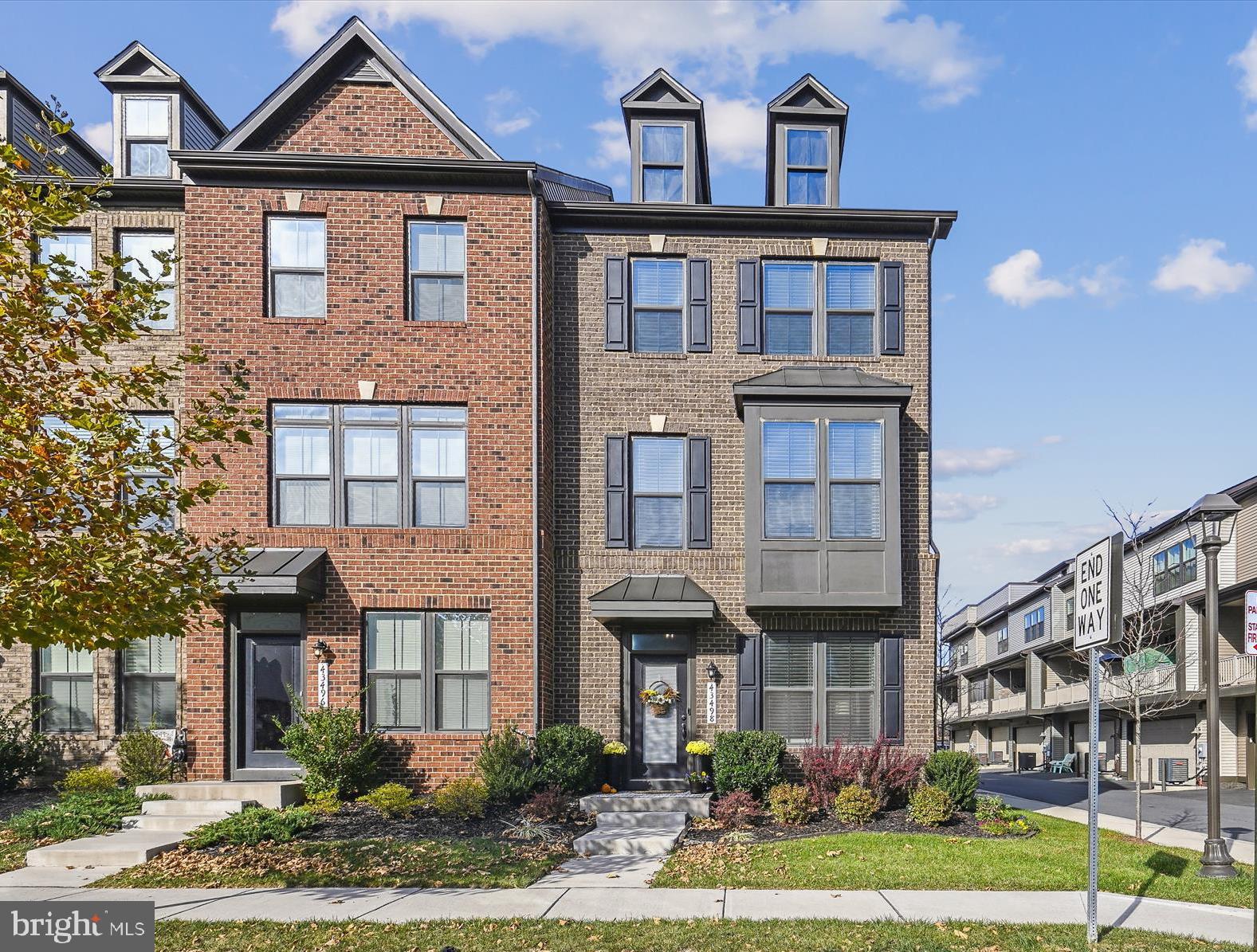 43498 Apple Orchard Sq