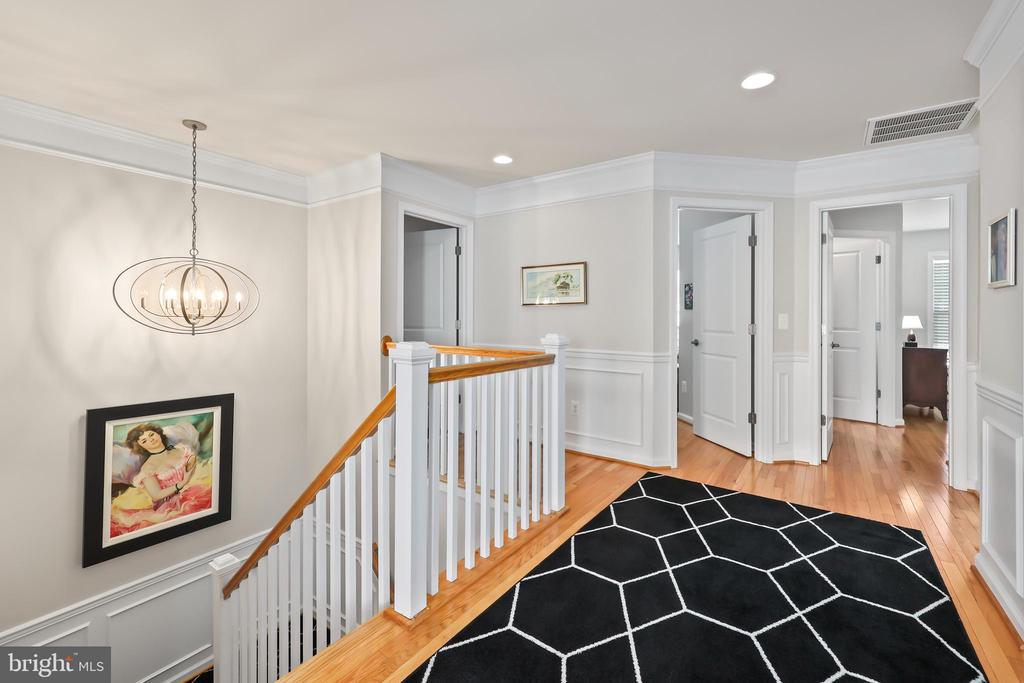 1011 AKAN STREET SE