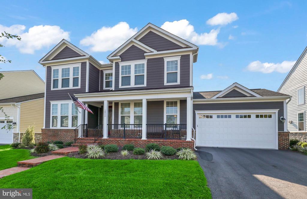 1011 AKAN STREET SE