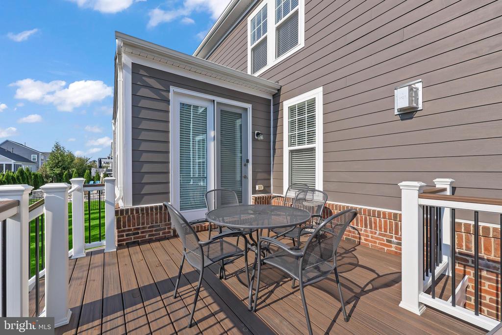 1011 AKAN STREET SE