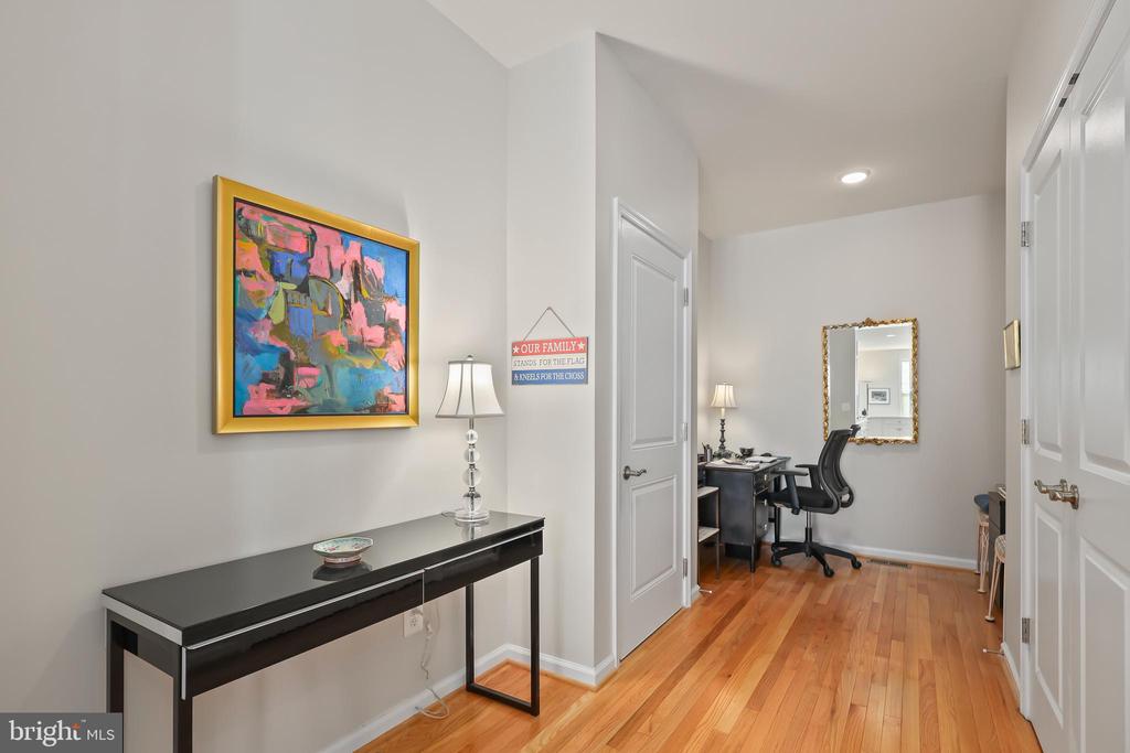 1011 AKAN STREET SE
