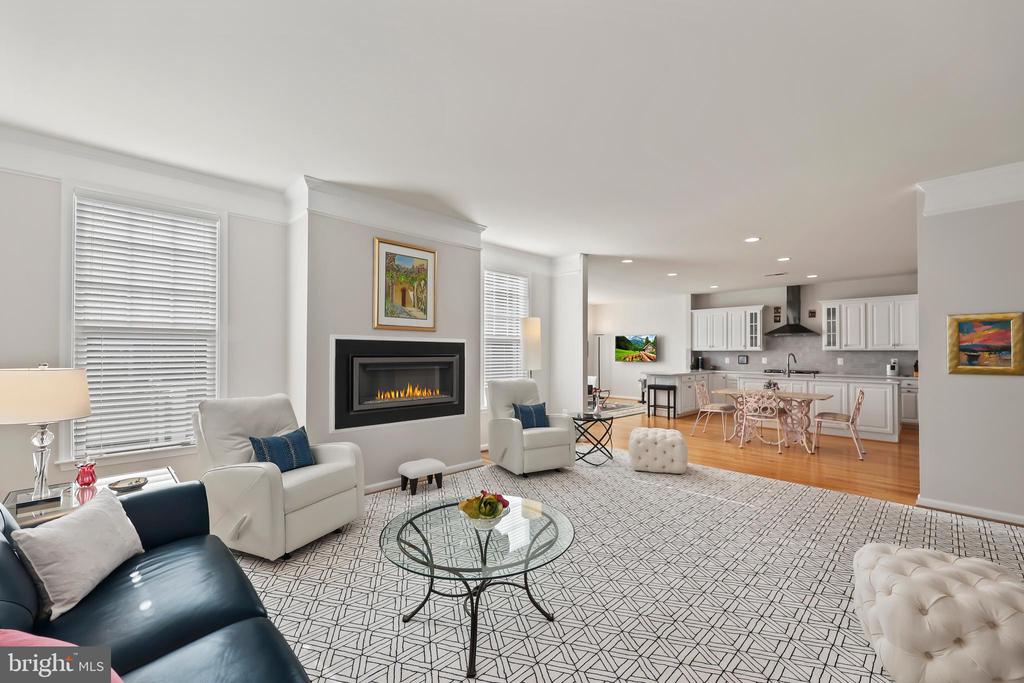 1011 AKAN STREET SE