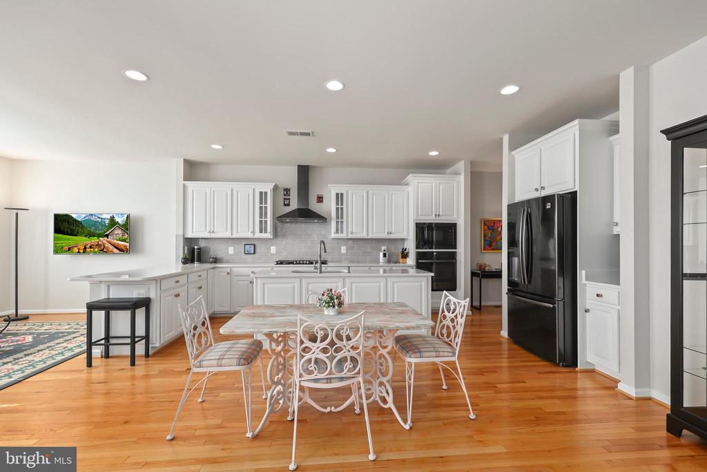 1011 AKAN STREET SE