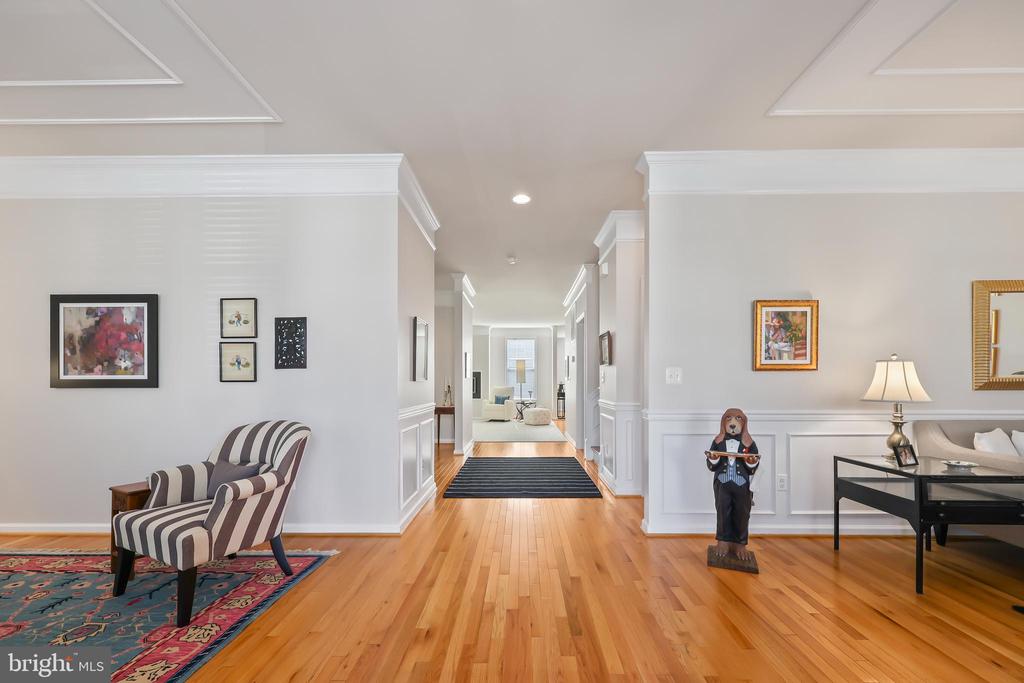 1011 AKAN STREET SE