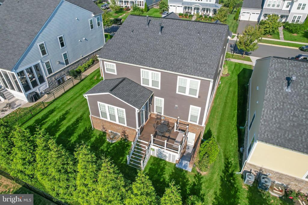 1011 AKAN STREET SE
