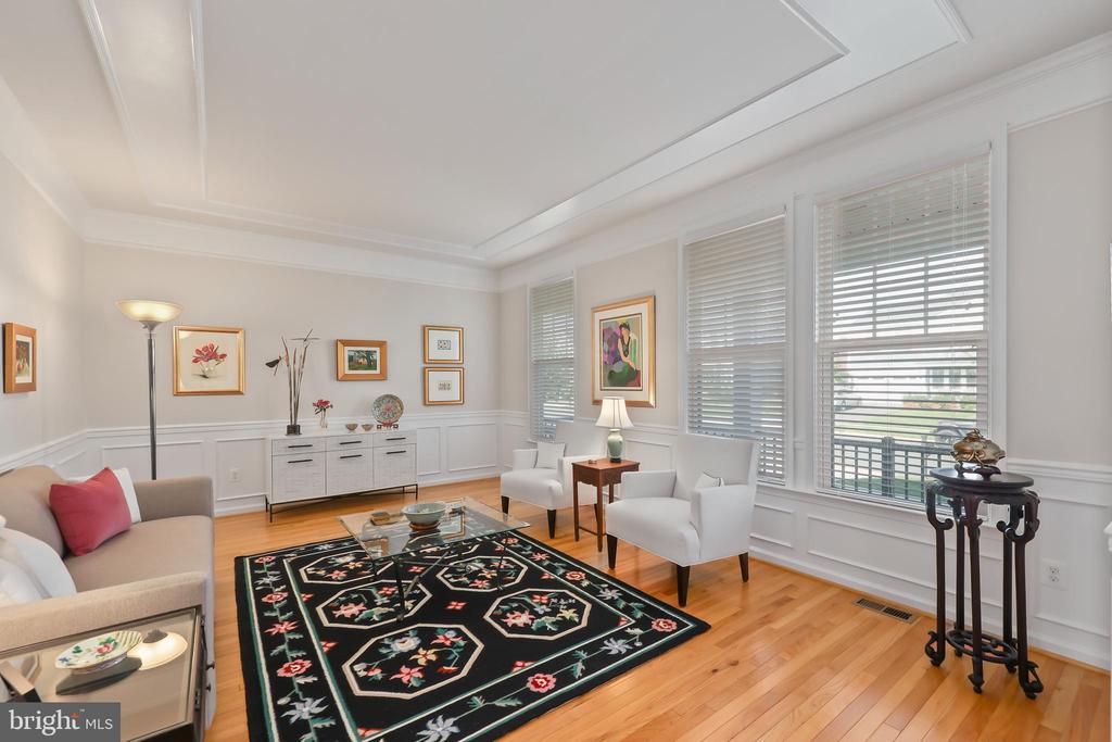 1011 AKAN STREET SE