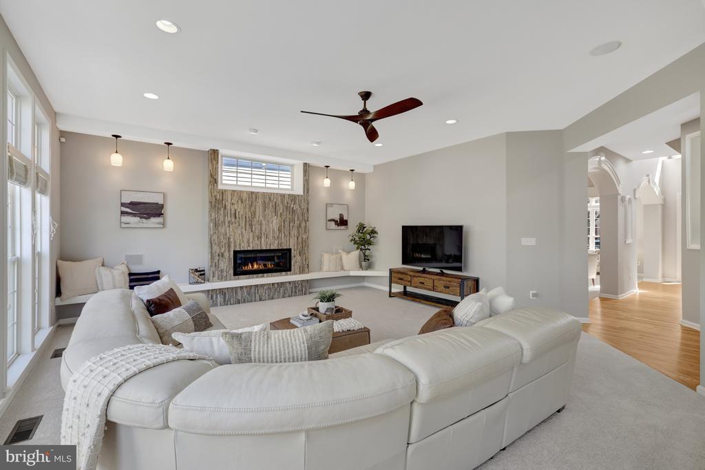 42900 RIDGEWAY DRIVE