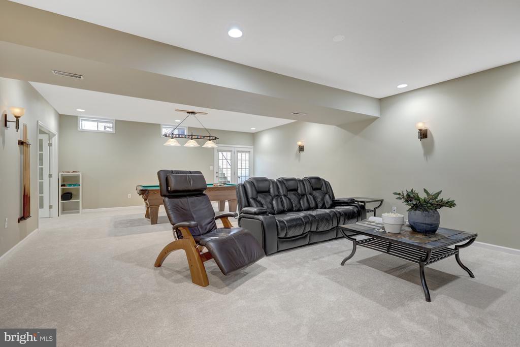 42900 RIDGEWAY DRIVE