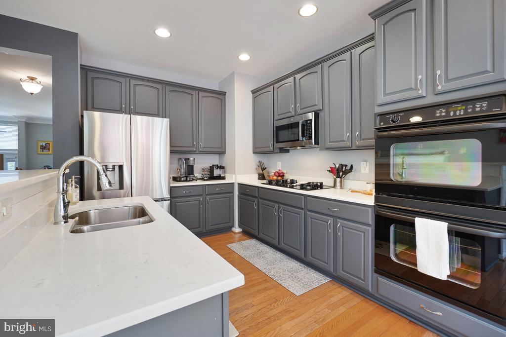 43082 SHADOW TERRACE