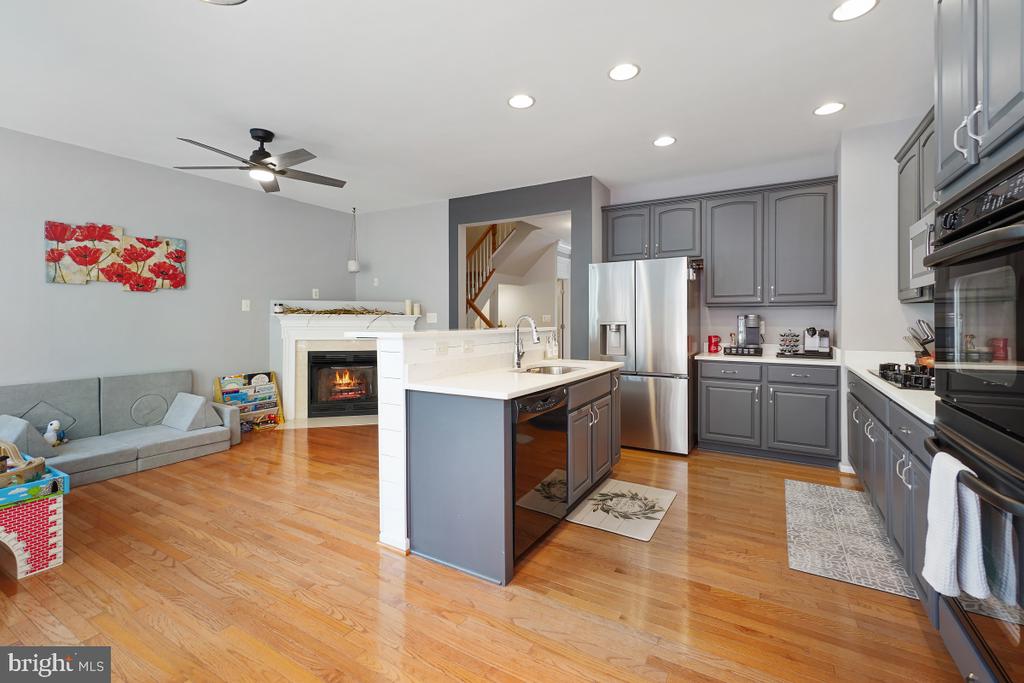 43082 SHADOW TERRACE