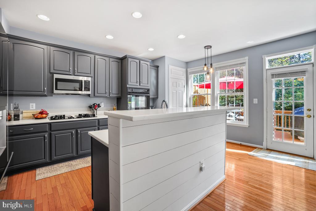 43082 SHADOW TERRACE