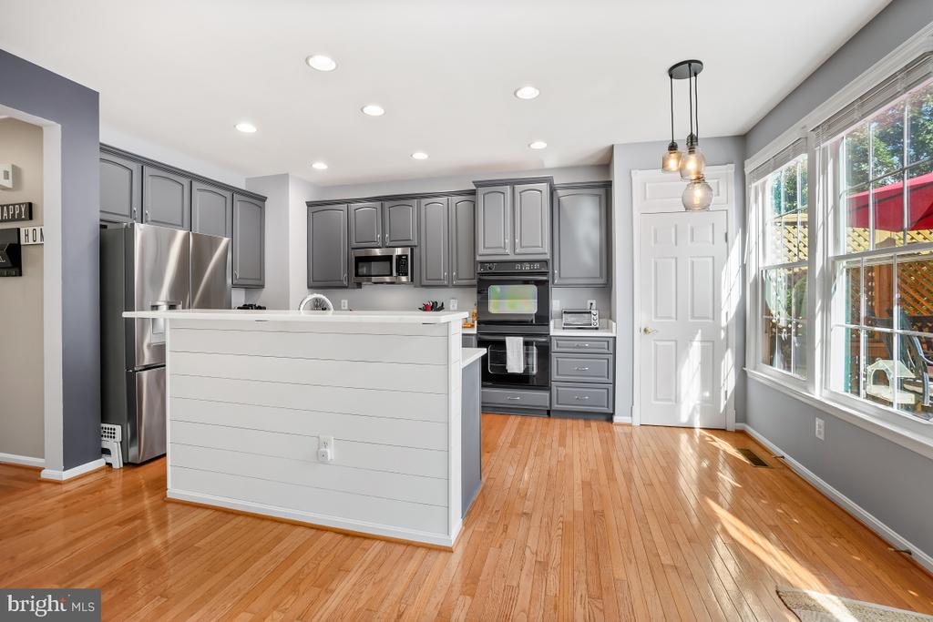 43082 SHADOW TERRACE