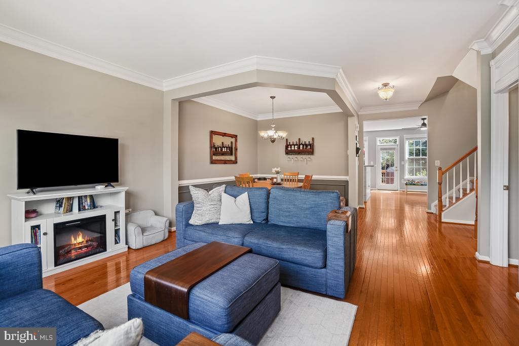 43082 SHADOW TERRACE