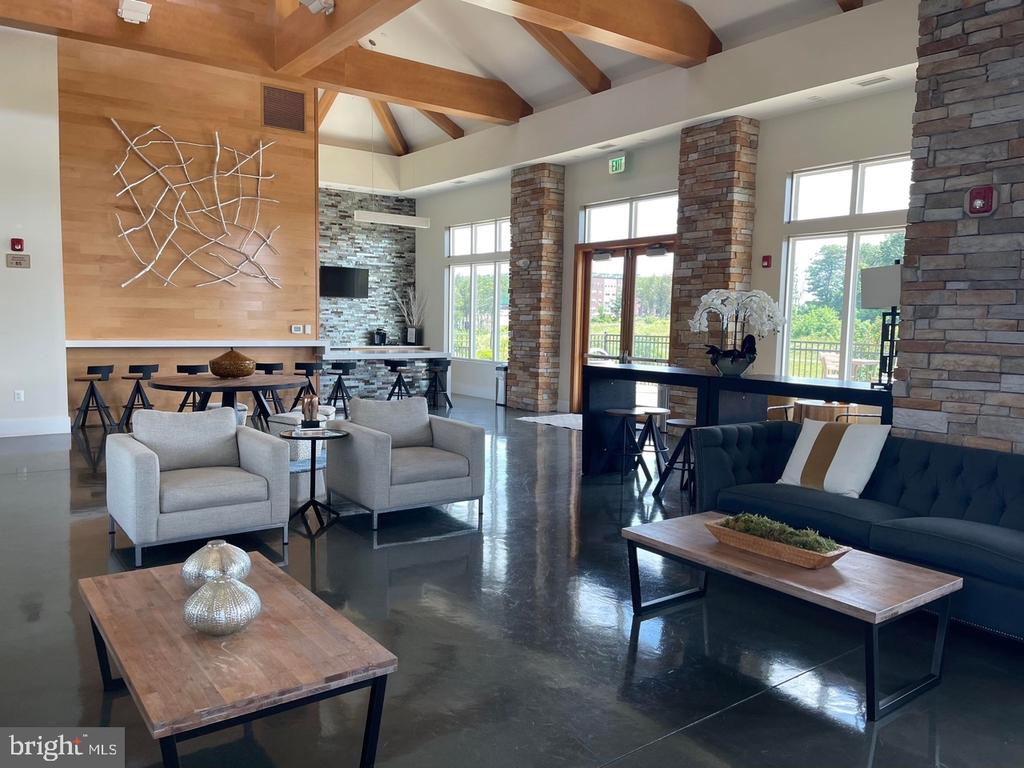 43498 APPLE ORCHARD SQUARE