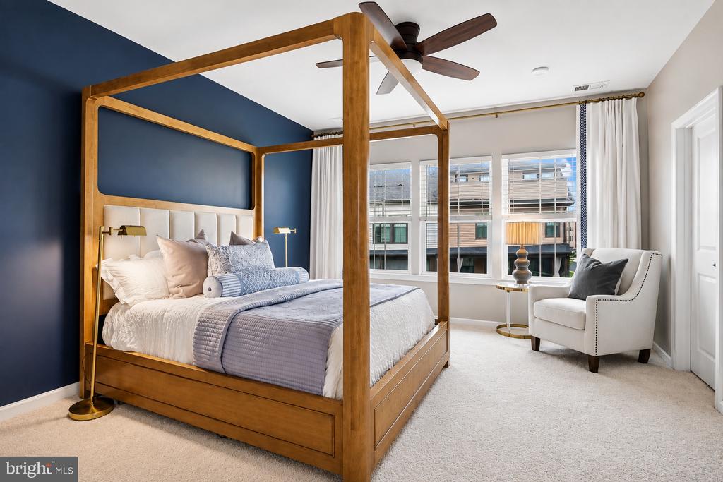 43498 APPLE ORCHARD SQUARE