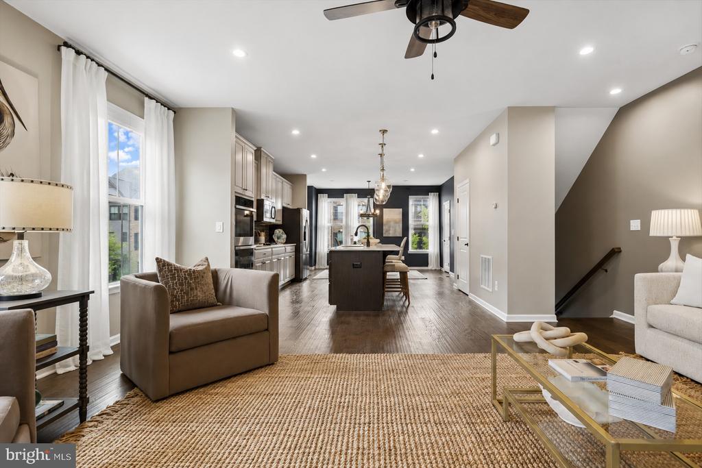 43498 APPLE ORCHARD SQUARE