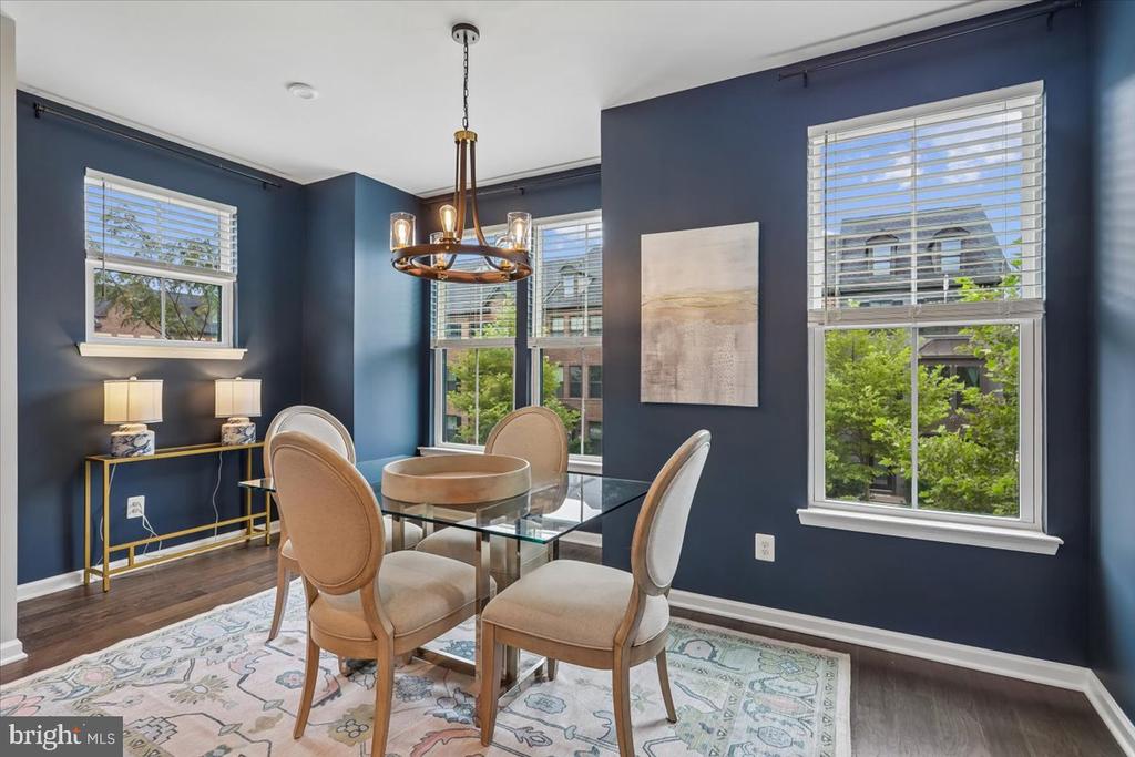 43498 APPLE ORCHARD SQUARE