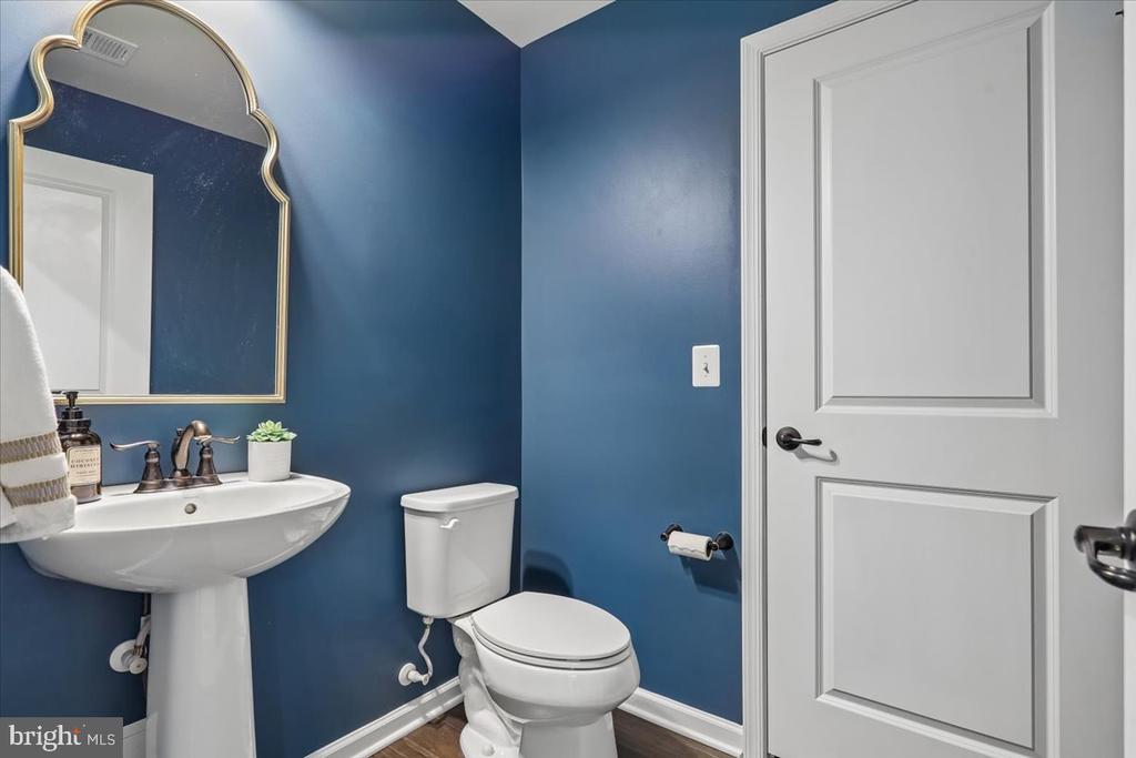 43498 APPLE ORCHARD SQUARE