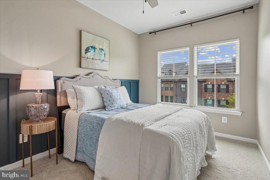 43498 APPLE ORCHARD SQUARE