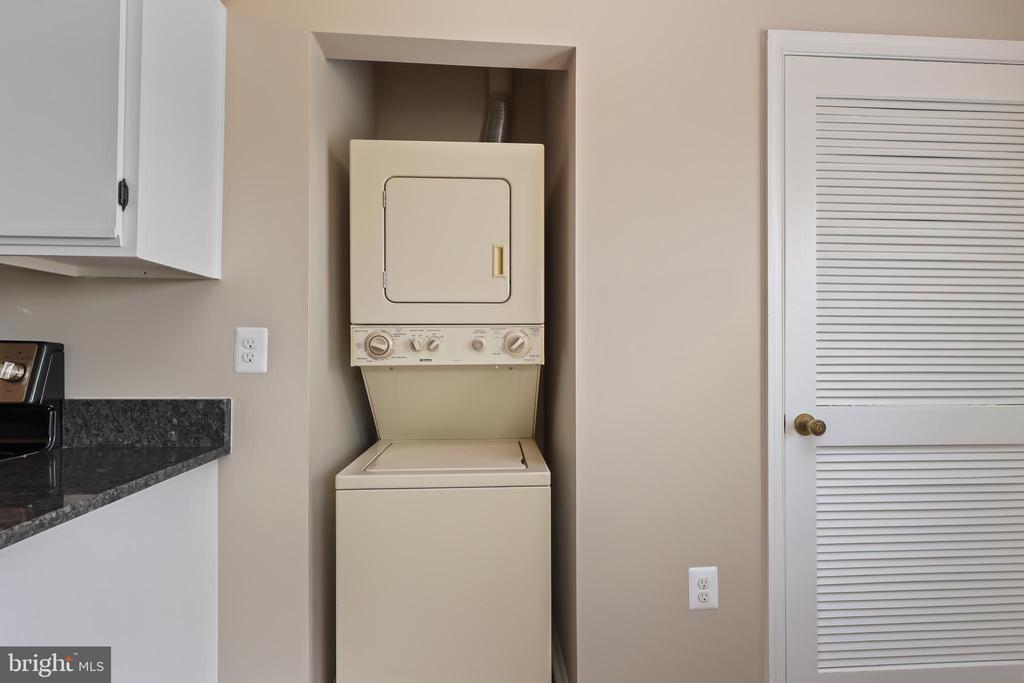 8374 BUTTRESS LANE 402