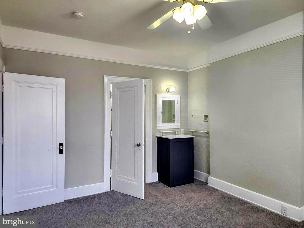 515 FOURTH STREET