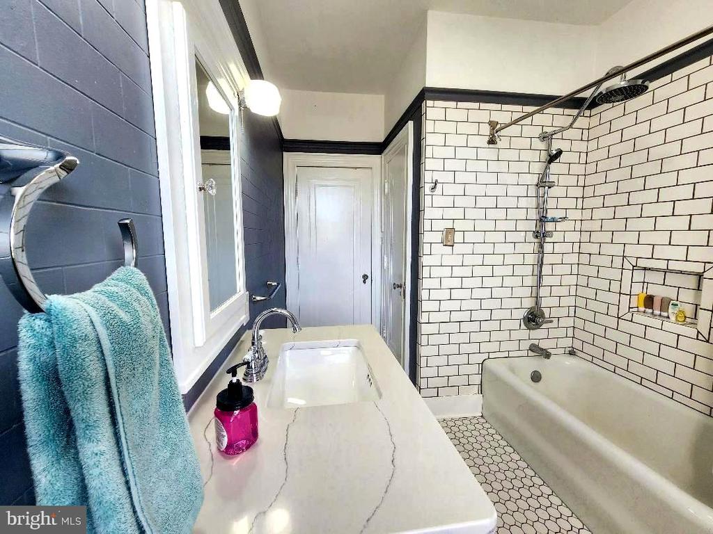 515 FOURTH STREET