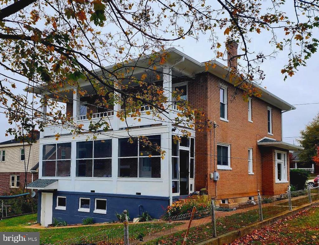 515 FOURTH STREET