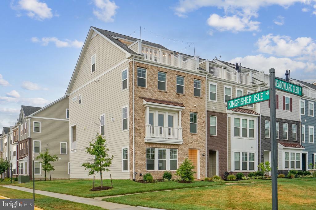 1494 MEADOWLARK GLEN ROAD