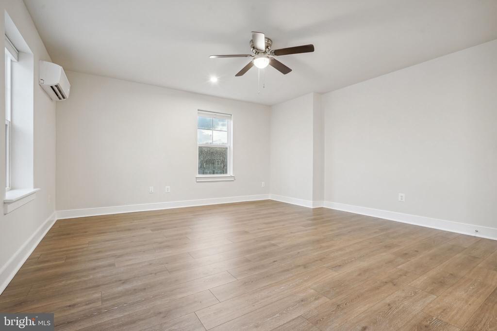 1494 MEADOWLARK GLEN ROAD