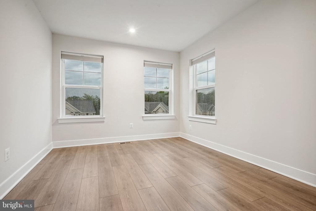1494 MEADOWLARK GLEN ROAD