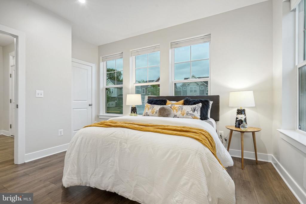 1494 MEADOWLARK GLEN ROAD