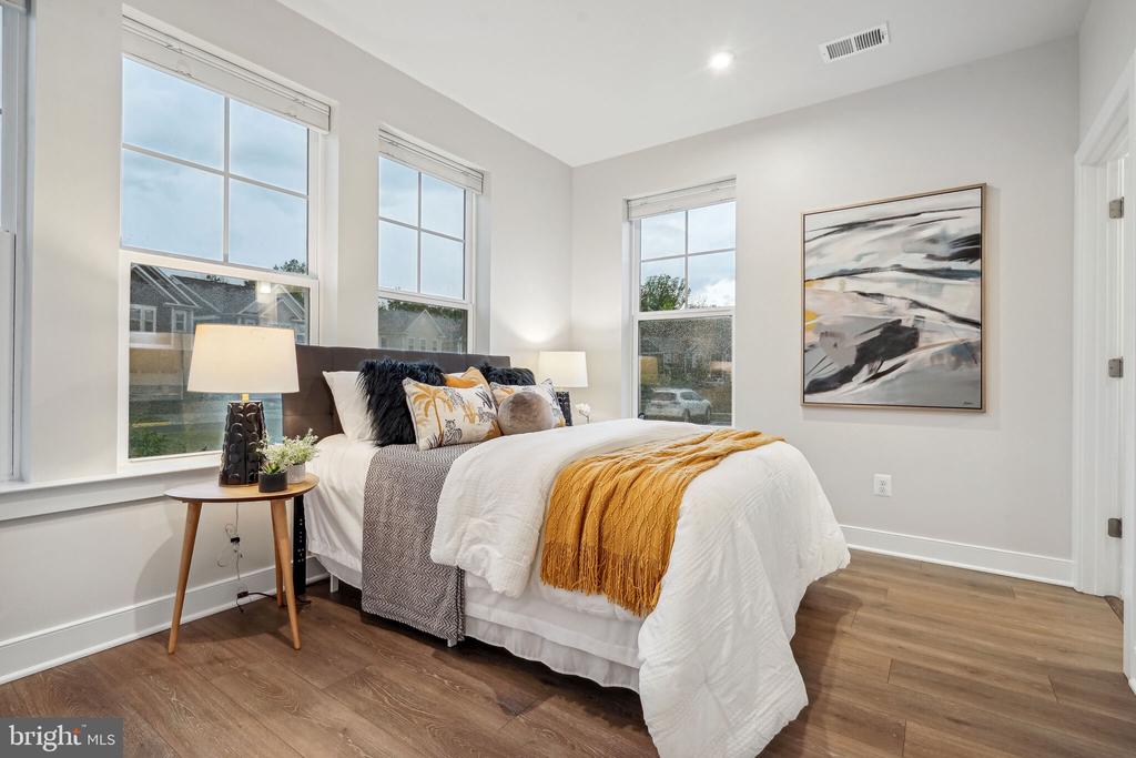 1494 MEADOWLARK GLEN ROAD