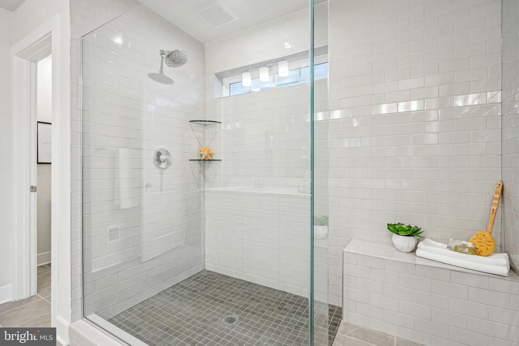 1494 MEADOWLARK GLEN ROAD
