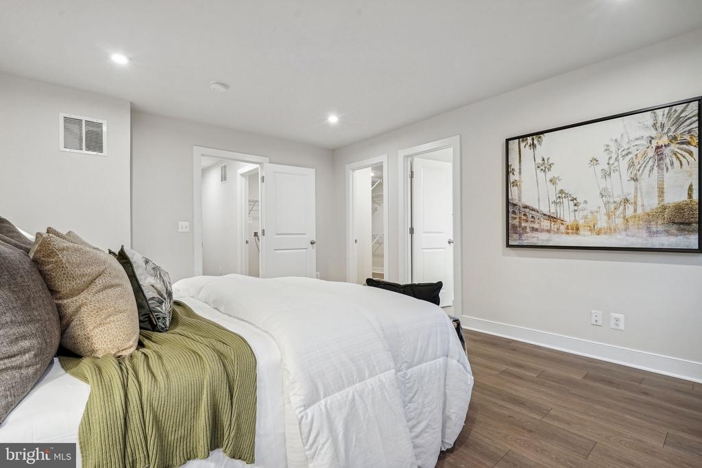 1494 MEADOWLARK GLEN ROAD